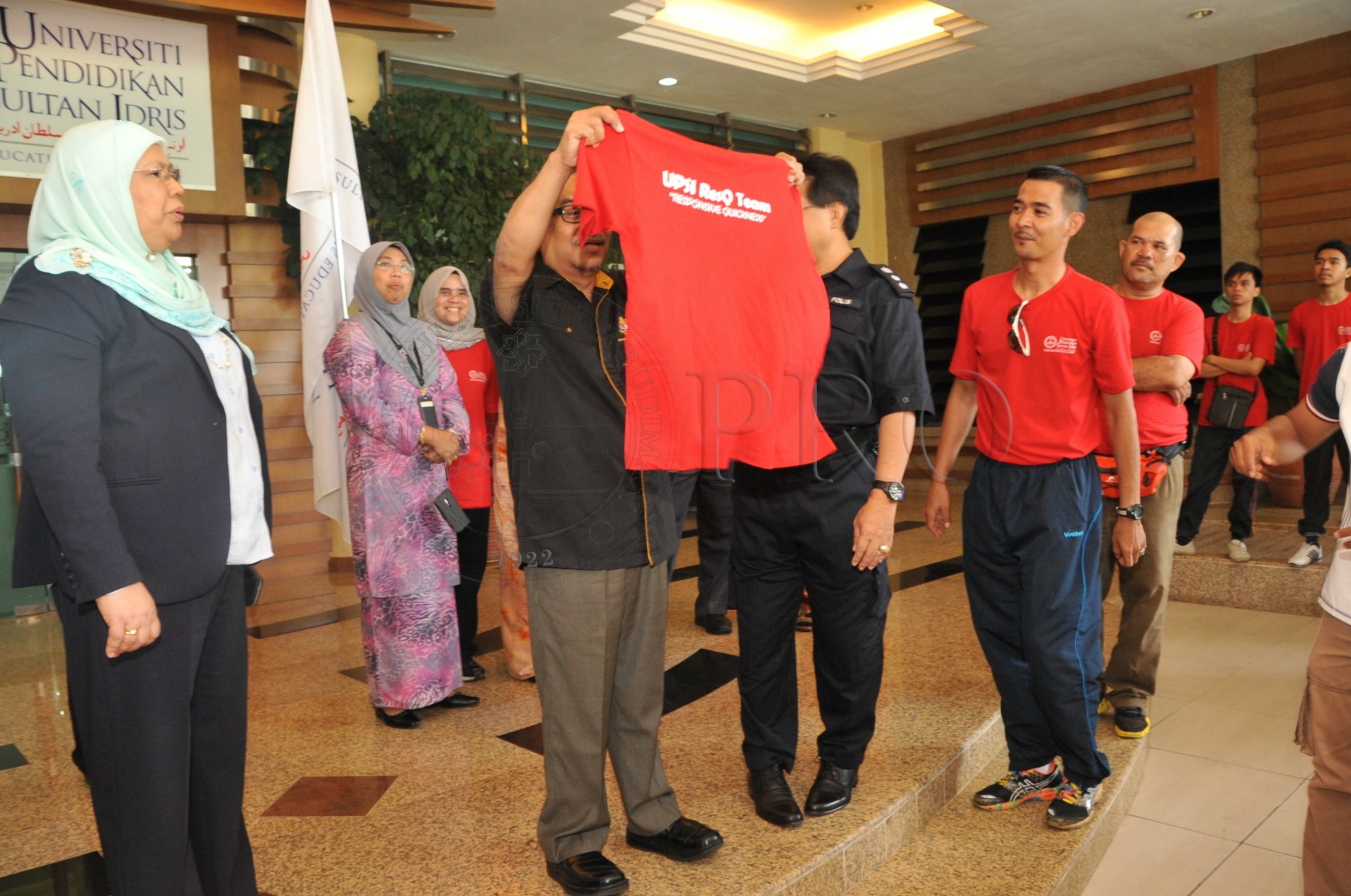 PRO 15 1 RESQ HAS 4258